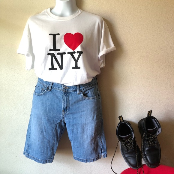 Levi's Pants - 🌷SALE🌷 Levi’s 515 Denim Shorts